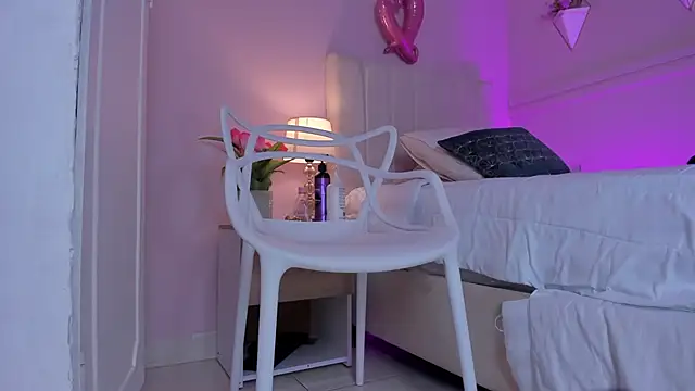 Snapshot of _bianca_18 chatting on 02.19.25 bianca 18 online show from 02.19.25