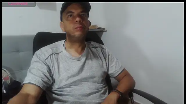 latinmartin73 online show from 04.19.26