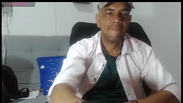 Snapshot of latinmartin73 chatting on 05.20.26 latinmartin73 online show from 05.20.26