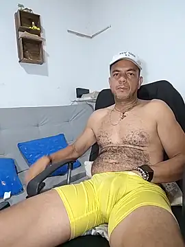 Snapshot of latinmartin73 chatting on 05.27.26 latinmartin73 online show from 05.27.26