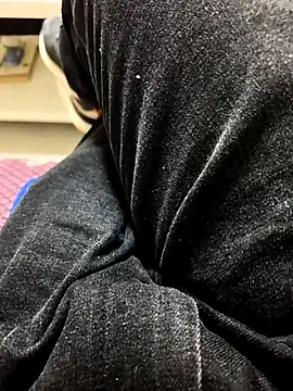 huzi518 online show from 02.22.25