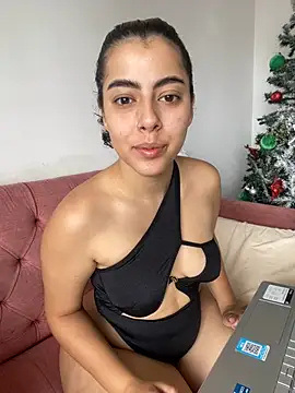 Snapshot of DakotaShelby chatting on 12.17.24 DakotaShelby online show from 12.17.24