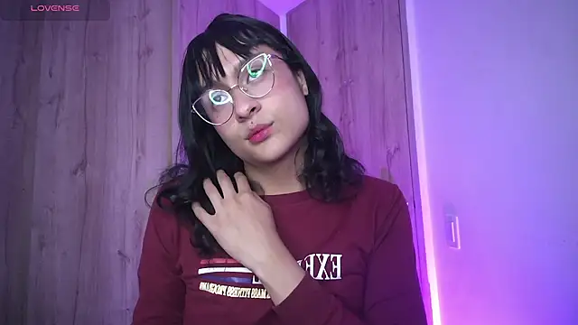 Snapshot of Kiitygirl chatting on 01.05.25 Kiitygirl online show from 01.05.25