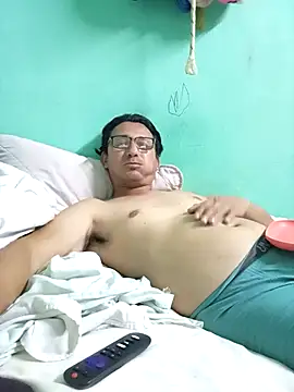 Andresguz35 online show from 02.13.26