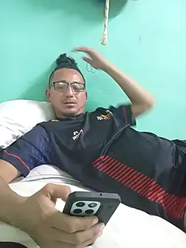 Andresguz35 online show from 02.15.26