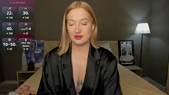 Emma  Leee online show from 10.05.25