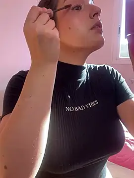 Snapshot of tatianaAlvarez1 chatting on 01.13.25 tatianaAlvarez1 online show from 01.13.25