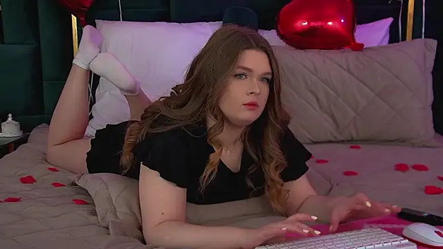 CrystalLyons online show from 02.10.26