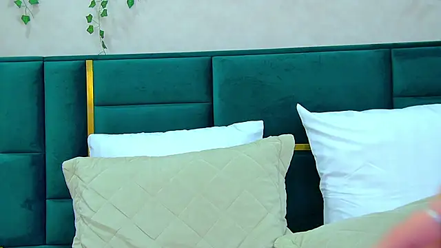 PollyLanders online show from 01.20.25