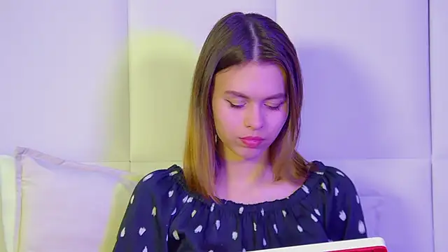 PollyLanders online show from 03.17.25