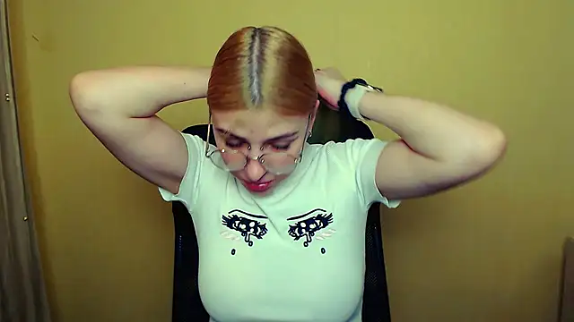 Luna Lush  online show from 01.10.25