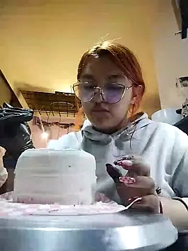 SophiaWeestt99 online show from 02.14.25