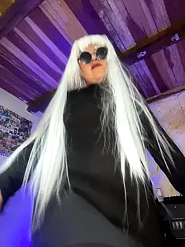 SophiaWeestt99 online show from 10.11.25