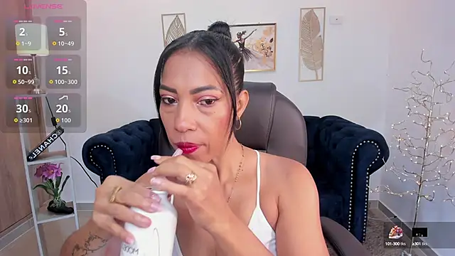 Shantaall  online show from 10.15.25