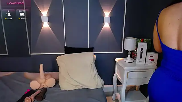 Snapshot of Emmawattsom chatting on 12.26.24 Emmawattsom online show from 12.26.24