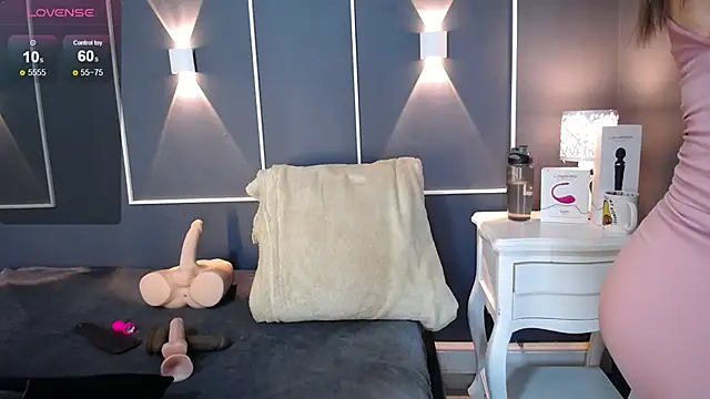 Snapshot of Emmawattsom chatting on 01.19.25 Emmawattsom online show from 01.19.25