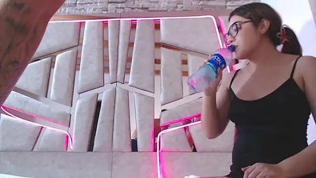 Snapshot of mia_and_austin chatting on 03.16.25 mia and austin online show from 03.16.25