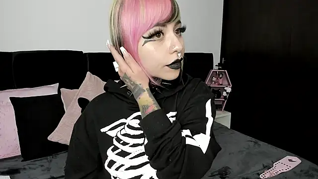 NikkiRamone online show from 02.12.25