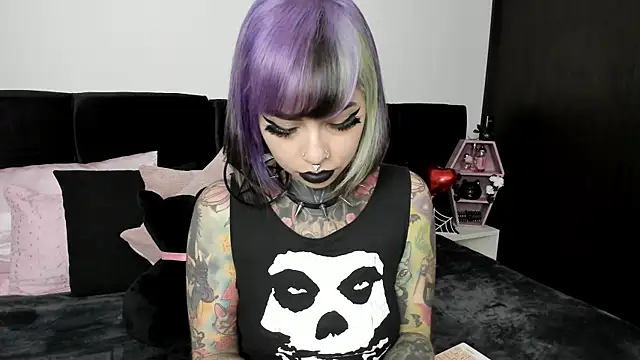 NikkiRamone online show from 02.15.25