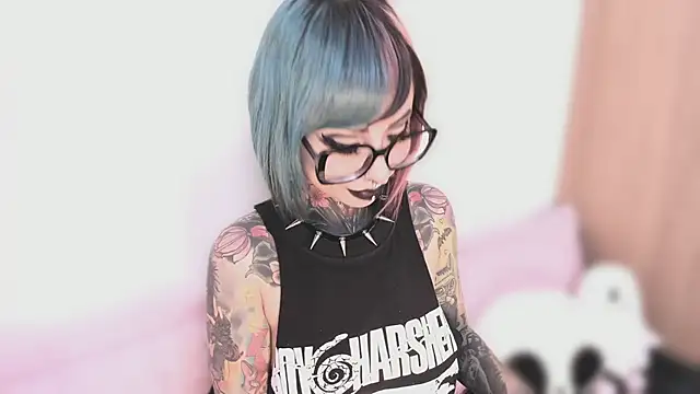 NikkiRamone online show from 10.02.25