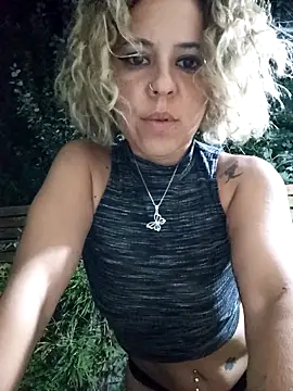 Snapshot of mariposapontiak420 chatting on 02.22.25 mariposapontiak420 online show from 02.22.25