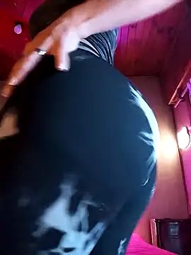 Snapshot of mariposapontiak420 chatting on 03.14.25 mariposapontiak420 online show from 03.14.25