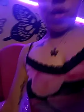 Snapshot of mariposapontiak420 chatting on 10.10.25 mariposapontiak420 online show from 10.10.25