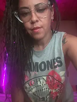 Snapshot of mariposapontiak420 chatting on 02.17.26 mariposapontiak420 online show from 02.17.26