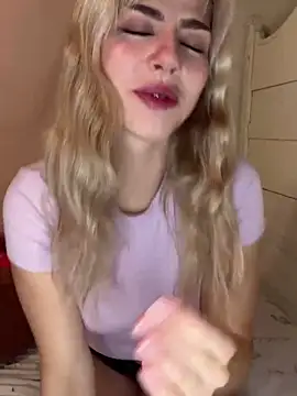 Snapshot of SirenitySirenxx chatting on 01.11.25 SirenitySirenxx online show from 01.11.25