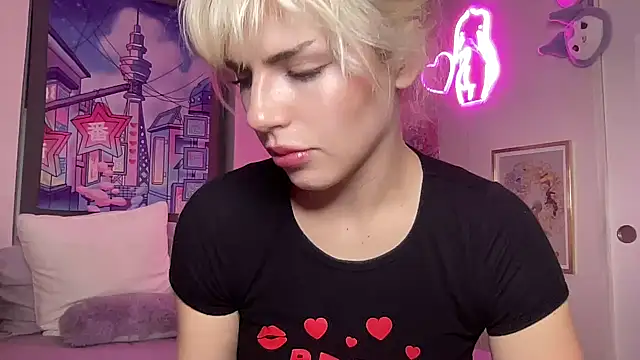 Snapshot of SirenitySirenxx chatting on 02.13.25 SirenitySirenxx online show from 02.13.25