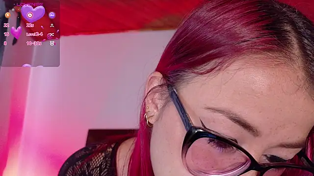 luccycollins  online show from 09.09.25