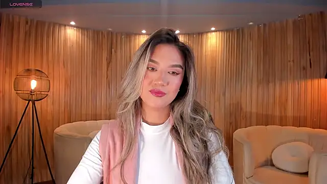 Snapshot of RebeccaHudson chatting on 02.08.25 RebeccaHudson online show from 02.08.25