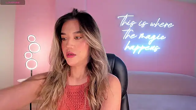 Snapshot of RebeccaHudson chatting on 03.12.25 RebeccaHudson online show from 03.12.25