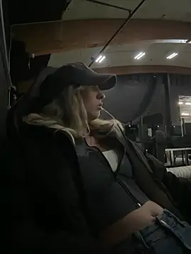 M1ssyk1ssy online show from 02.01.25