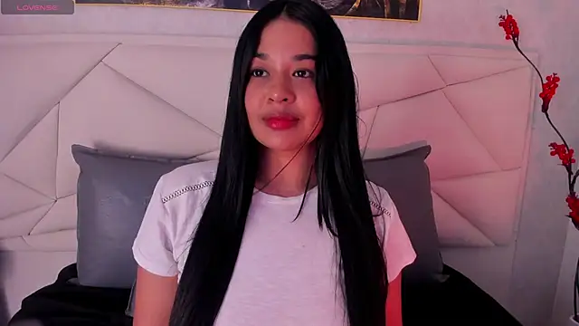 Snapshot of Aitana98_ chatting on 12.14.24 Aitana98 online show from 12.14.24