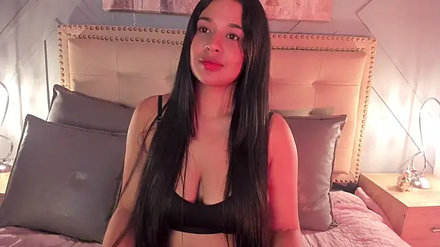 Snapshot of Aitana98_ chatting on 12.16.24 Aitana98 online show from 12.16.24