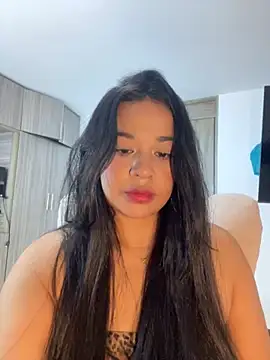 Snapshot of Aitana98_ chatting on 11.03.25 Aitana98 online show from 11.03.25