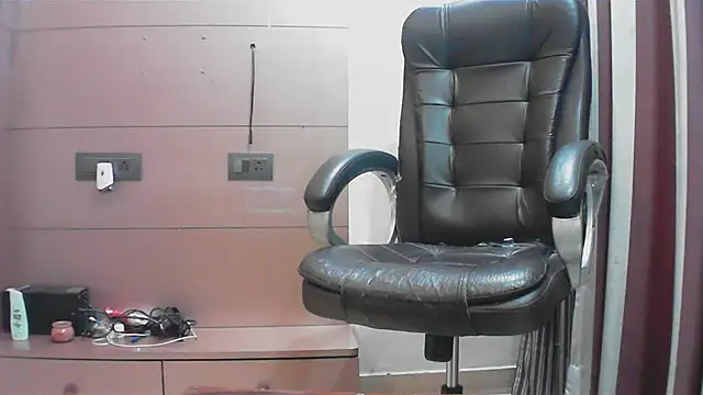 collage hoty online show from 11.15.25