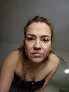 camilawm19 online show from 10.31.25