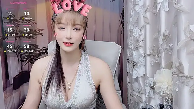 Snapshot of NINIbaby-99 chatting on 05.29.26 NINIbaby-99 online show from 05.29.26