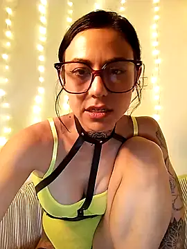 Snapshot of Happygio chatting on 01.13.25 Happygio online show from 01.13.25