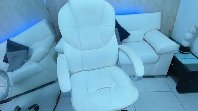 Snapshot of meggan_77 chatting on 01.16.25 meggan 77 online show from 01.16.25