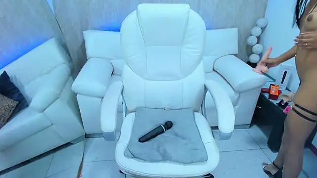 Snapshot of meggan_77 chatting on 01.28.25 meggan 77 online show from 01.28.25