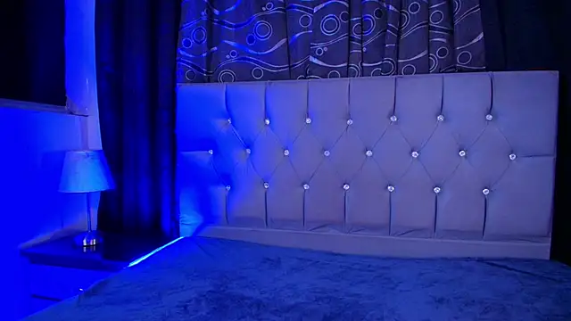 Snapshot of meggan_77 chatting on 10.11.25 meggan 77 online show from 10.11.25