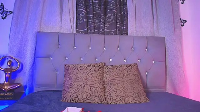 Snapshot of meggan_77 chatting on 12.04.25 meggan 77 online show from 12.04.25