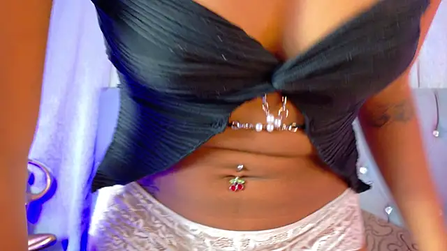 Snapshot of meggan_77 chatting on 12.23.25 meggan 77 online show from 12.23.25