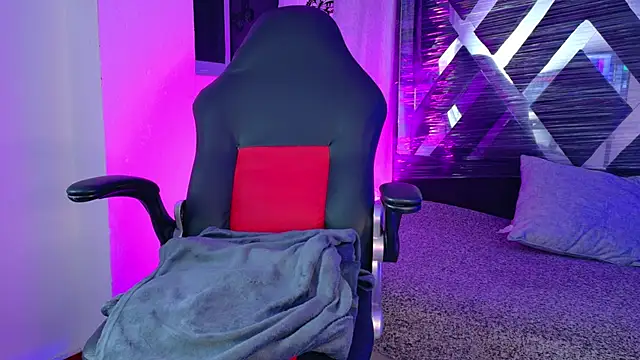 Snapshot of meggan_77 chatting on 02.28.26 meggan 77 online show from 02.28.26