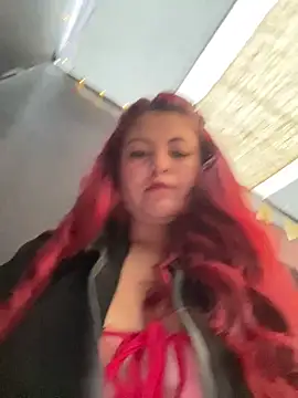 Snapshot of lia_moon77 chatting on 02.14.25 lia moon77 online show from 02.14.25