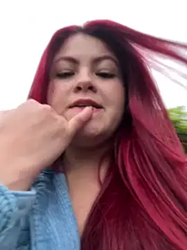 Snapshot of lia_moon77 chatting on 03.19.25 lia moon77 online show from 03.19.25