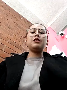 Snapshot of lara_moon25 chatting on 12.30.24 lara moon25 online show from 12.30.24